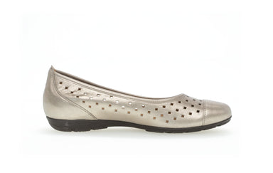 Geperforeerde ballerinapomp dames '24.169.62' - Zilver - ChaplinshoesGeperforeerde damesballerinapump '24.169.62' - SilverGabor