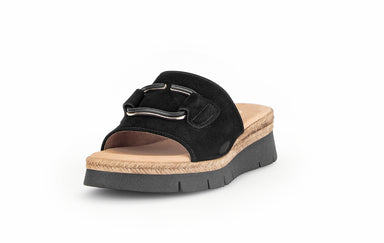 '42.892.47' damesslippers met brede pasvorm (H) - Zwart - Chaplinshoes'42.892.47' damesslippers met brede pasvorm (H) - BlackGabor