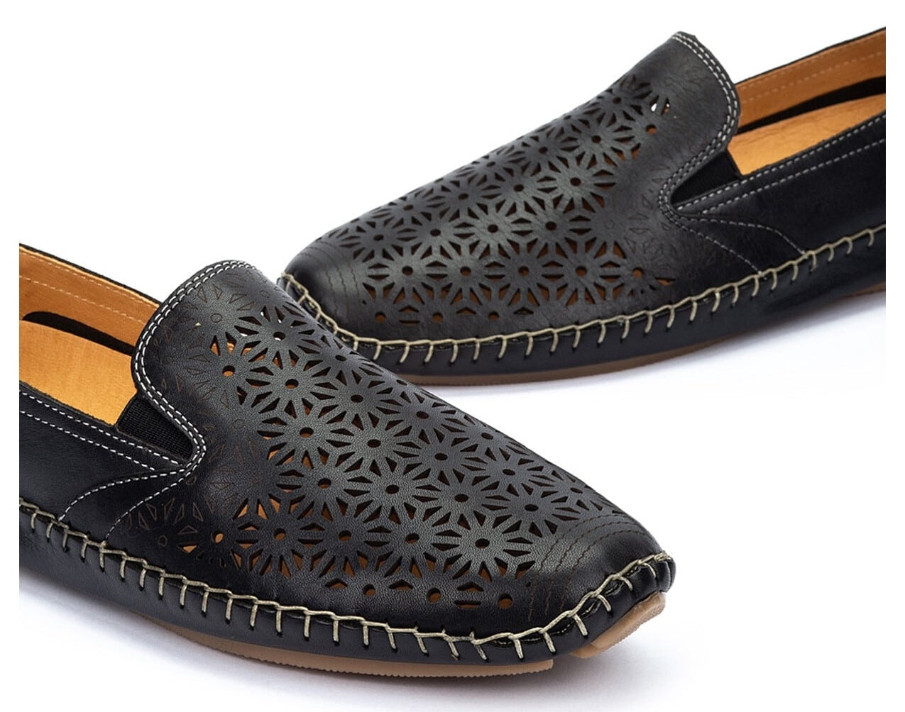 Geperforeerde damesloafer 'Jerez' - zwart