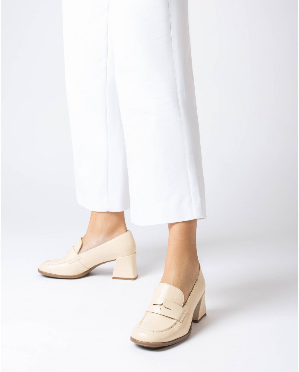 Damespump 'Celine' - beige - ChaplinshoesDamespump 'Celine' - beigeWonders
