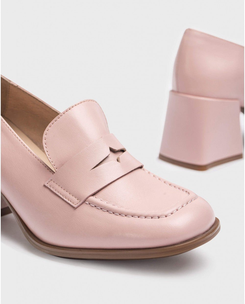 Damespump 'Celine' - roze lak - ChaplinshoesDamespump 'Celine' - roze lakWonders