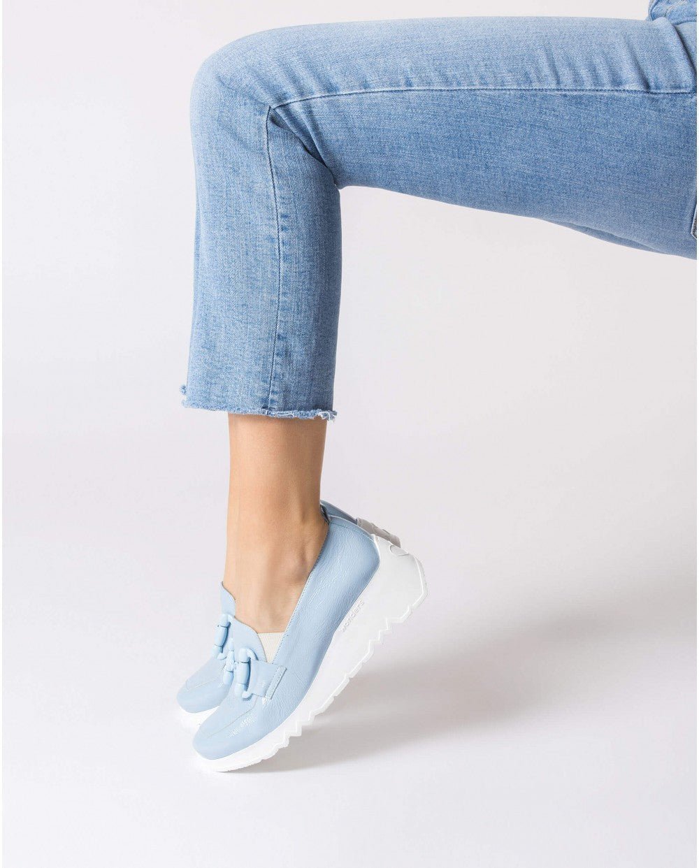Damesmocassin 'Dance' - Blauw lak - ChaplinshoesDamesmocassin 'Dance' - Blauw lakWonders