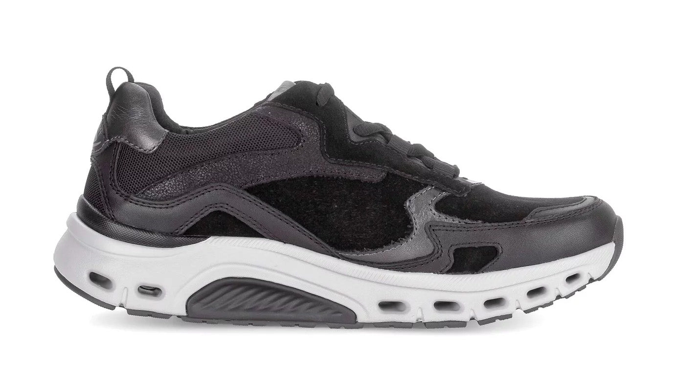 '76.986.47' wandelende damessneaker met veters - Zwart