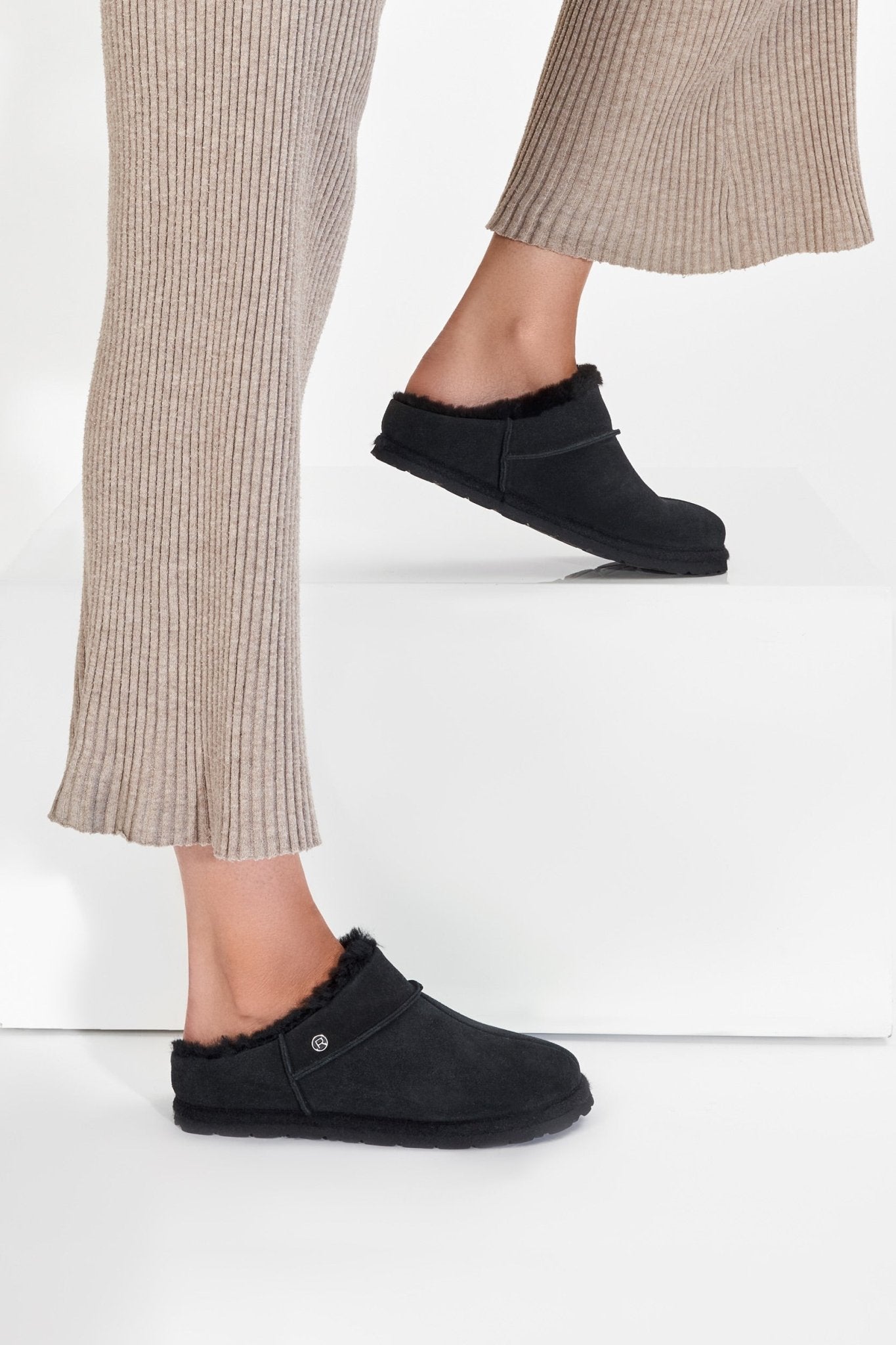 'Gardena' women's indoor homeslippers - Black - Chaplinshoes'Gardena' women's indoor homeslippers - BlackRohde