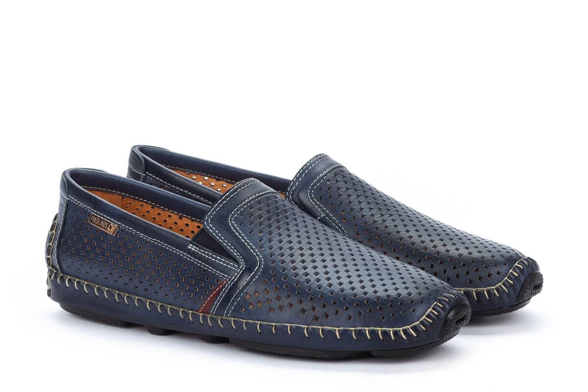 'Jerez' geperforeerde herenloafer - Blauw - Chaplinshoes'Jerez' geperforeerde herenloafer - BlauwPikolinos