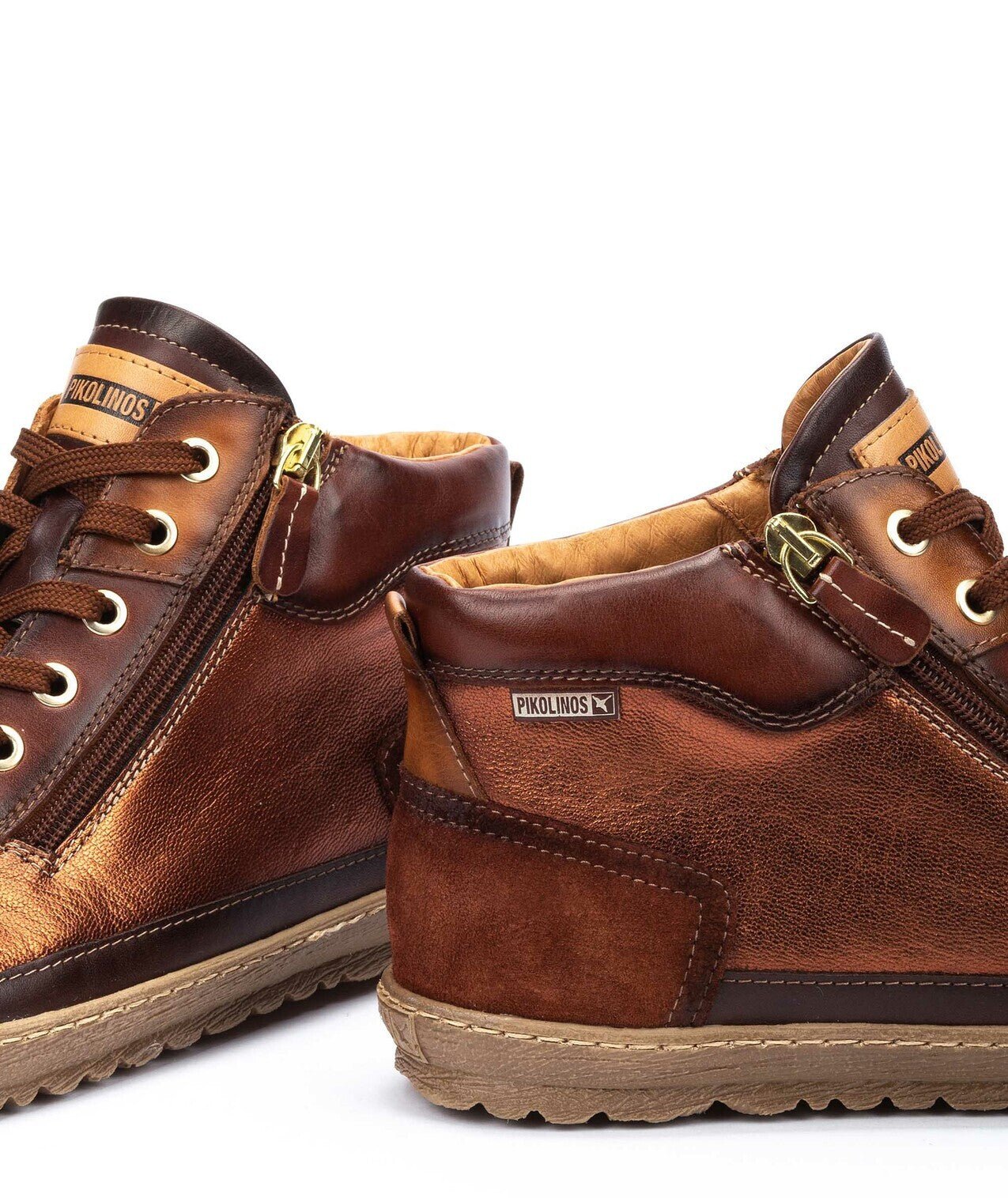 Damessneaker 'Lagos' met veters en ritssluiting - Bruin - ChaplinshoesDamessneakers met veters 'Lagos' en rits - BruinPikolinos