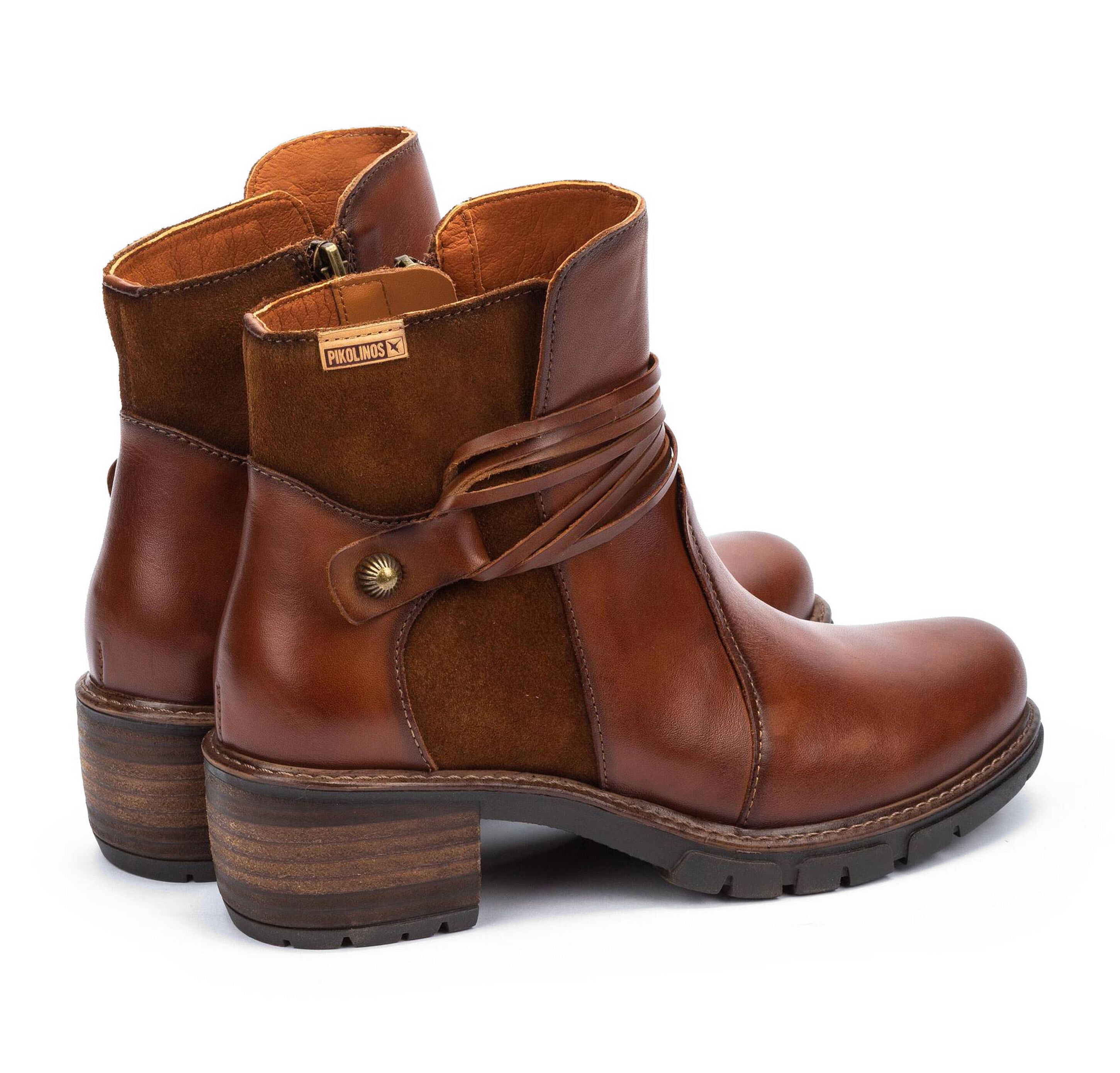 Bota feminina 'San Sebastia' - Marrom