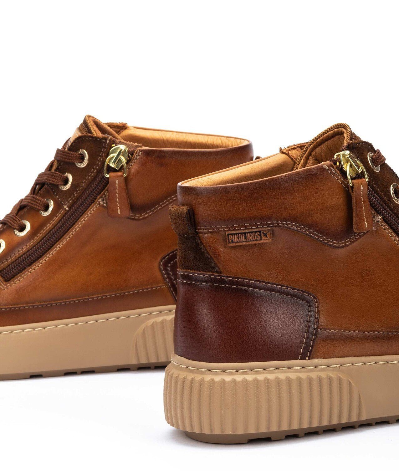 Damessneaker 'Riells' met veters en ritssluiting - Bruin - ChaplinshoesDamessneakers met veters 'Riells' en rits - BruinPikolinos