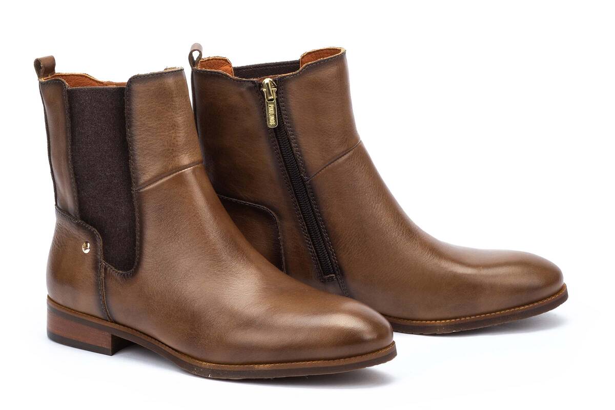 Dames enkellaars 'Royal' - Olijfgroen - Chaplinshoes'Royal' dames enkellaars - OlijfgroenPikolinos