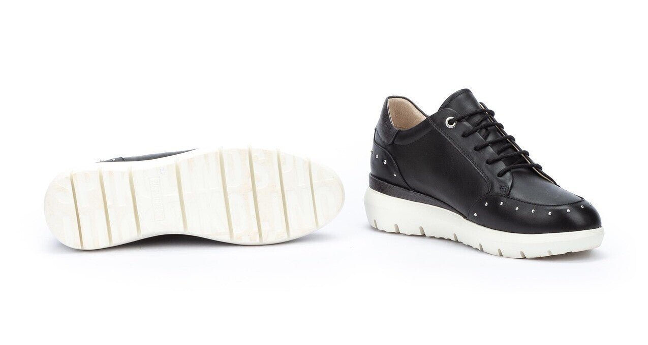 'Rueda' damessneaker met veters - ritssluiting - zwart - Chaplinshoes'Rueda' damessneaker met veters - ritssluiting - zwartPikolinos