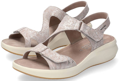 Damessandaal met bandjes 'Tiara' - beige - ChaplinshoesDamessandaal met bandjes 'Tiara' - beigeMephisto