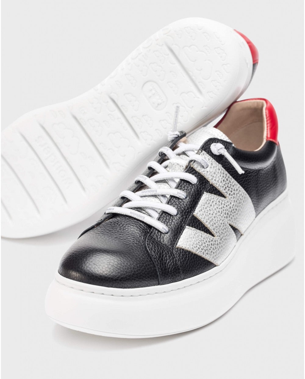 'Zurich' women's lace - up sneaker - Black - Chaplinshoes'Zurich' women's lace - up sneaker - BlackWonders